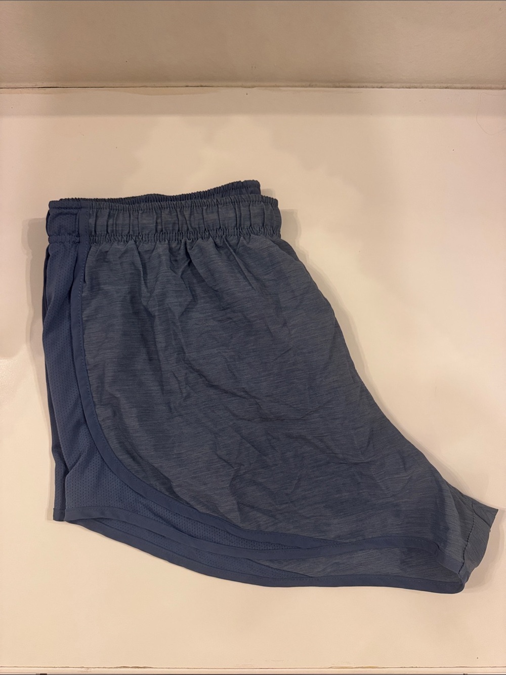 Nike Women’s (Sz XL) Tempo Running Shorts. Gray. 3” inseam. - Picture 2 of 5